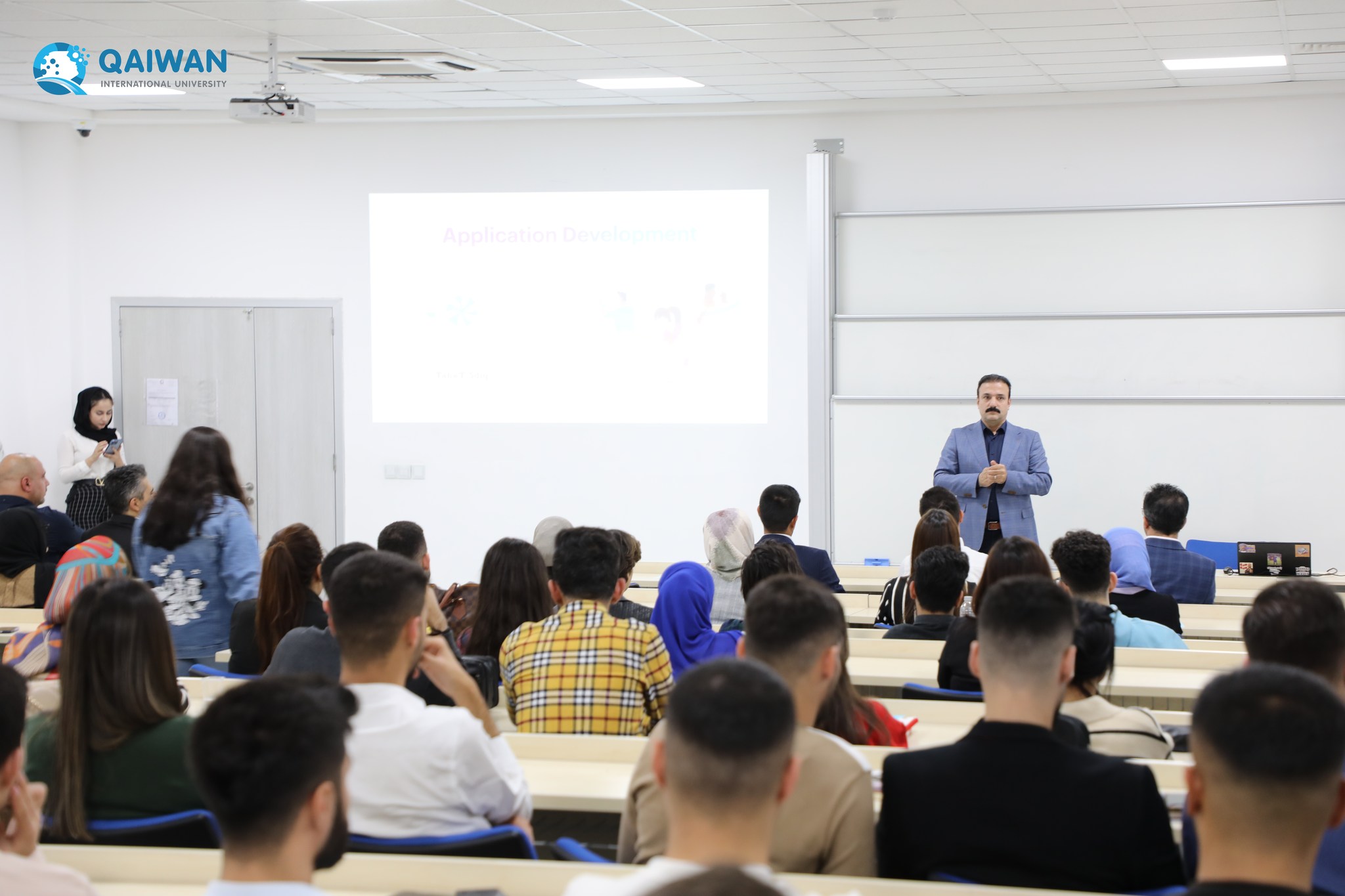 The Department of Software Engineering at QIU convened a seminar featuring Mr. Taha Tahir